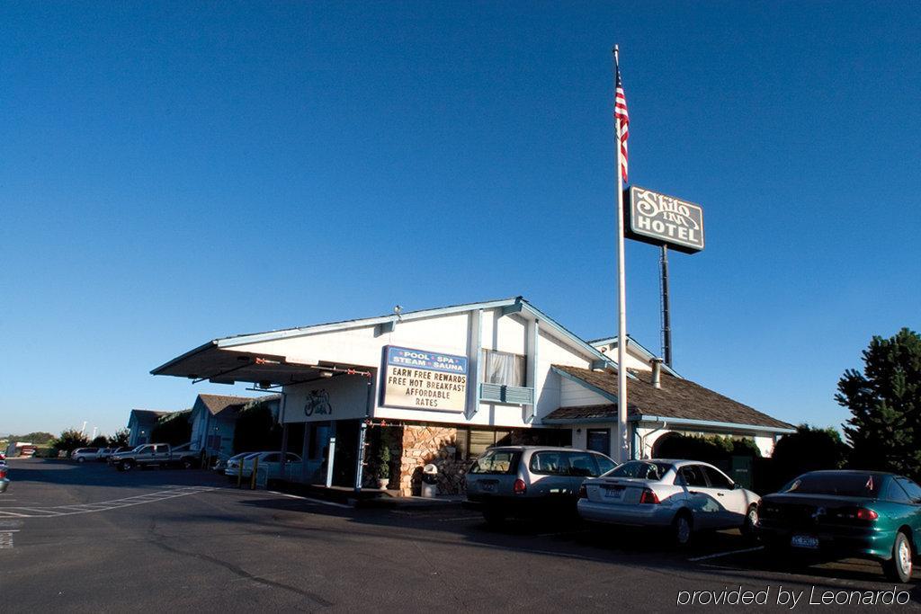 Nampa Inn & Suites Buitenkant foto